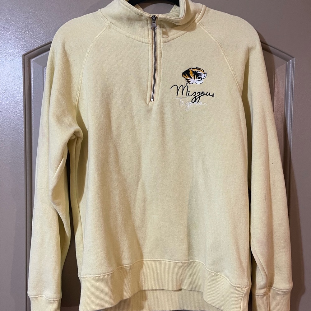 Yellow mizzou sweatshirt